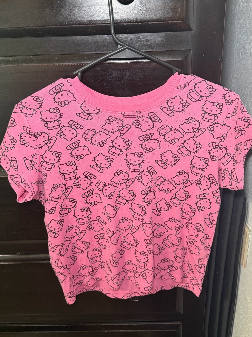 Sanrio cropped pink Hello Kitty face tee size Medium